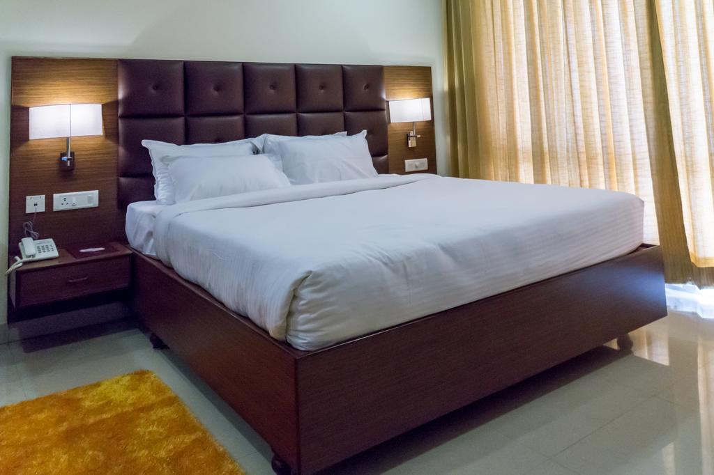 Hotel Saptagiri Hyderabad Exterior foto