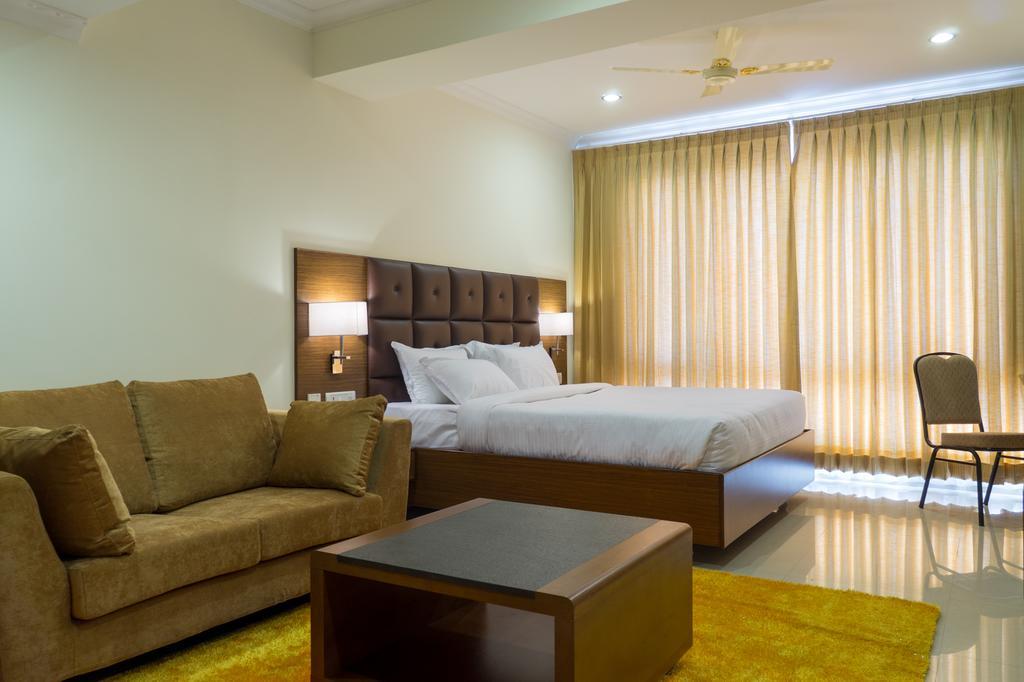 Hotel Saptagiri Hyderabad Exterior foto